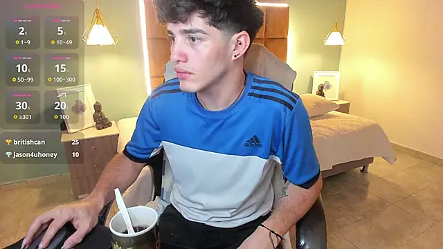 AlejooTwink live sex cam