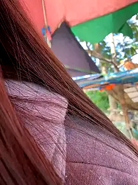 Linh_2004 live sex cam