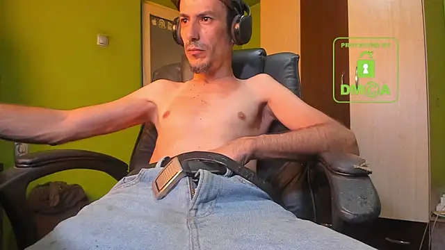 BigCumShoot live sex cam