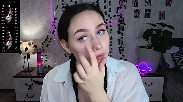 AvowedSky live sex cam