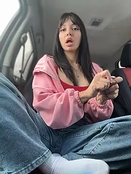 JulliaVegas live sex cam