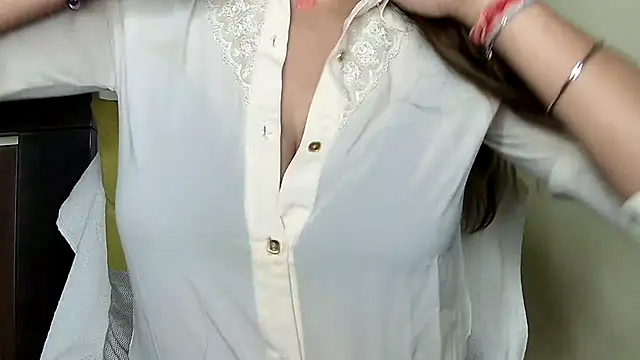 Naina_For_You live sex cam