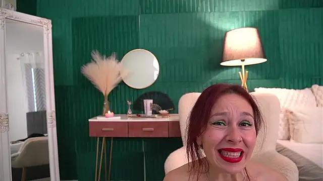 HaileyMoonn live sex cam