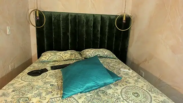 Maxim-Walker live sex cam