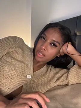 IamCrystal2 live sex cam