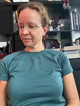 AnnikaRose live sex cam