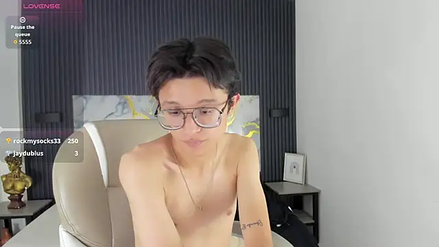 SantiagoRusso18 live sex cam