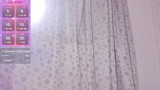 Selena_fox7 live sex cam