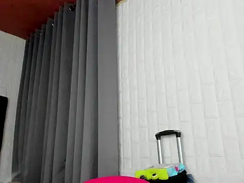 hottycrishina live sex cam