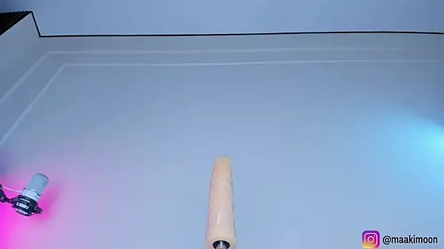 maakimo live sex cam