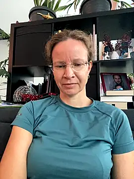 AnnikaRose live sex cam