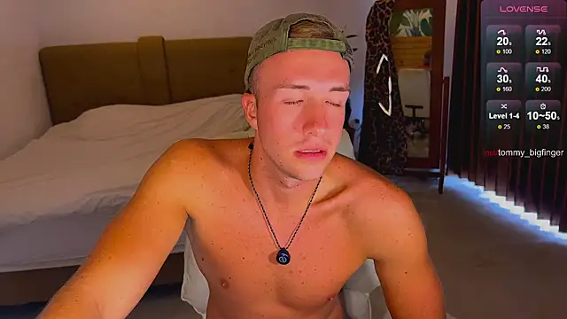 tommy_cumfinger live sex cam