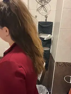 DienkaGreen live sex cam