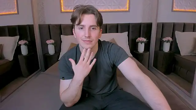 MarkYeti live sex cam