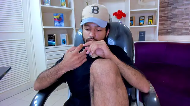 Hottie_Bear live sex cam