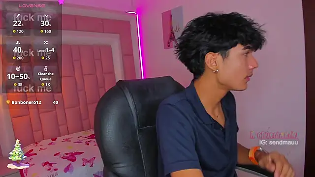 OliverTwinky live sex cam