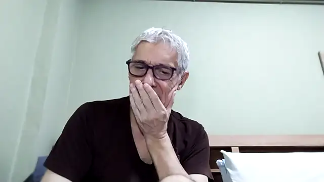 BIGUNCUTHARDCOCK live sex cam