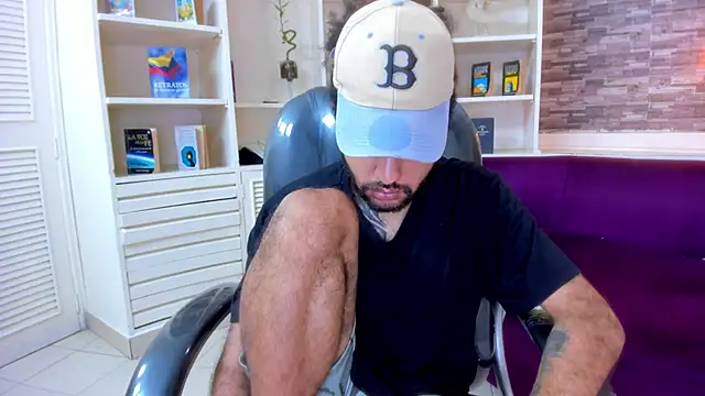 Hottie_Bear live sex cam