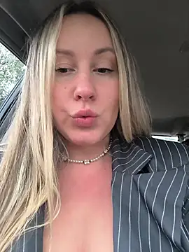 Mona_Plus live sex cam