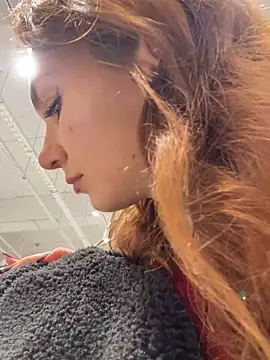 QuitieLia live sex cam