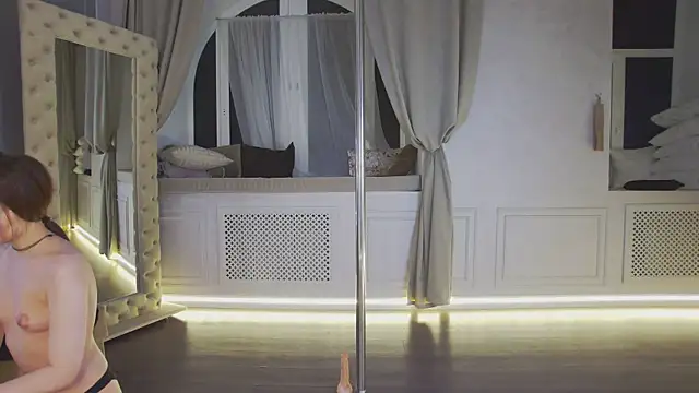 LilyLevine live sex cam