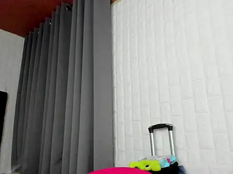 hottycrishina live sex cam