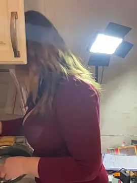 DienkaGreen live sex cam