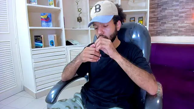 Hottie_Bear live sex cam