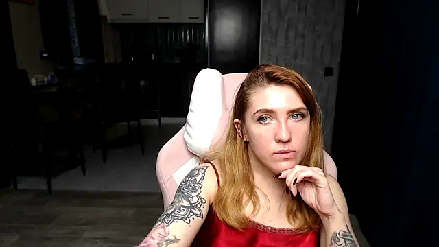 Reginasmilee live sex cam