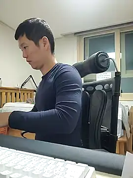 Woonee1680 live sex cam