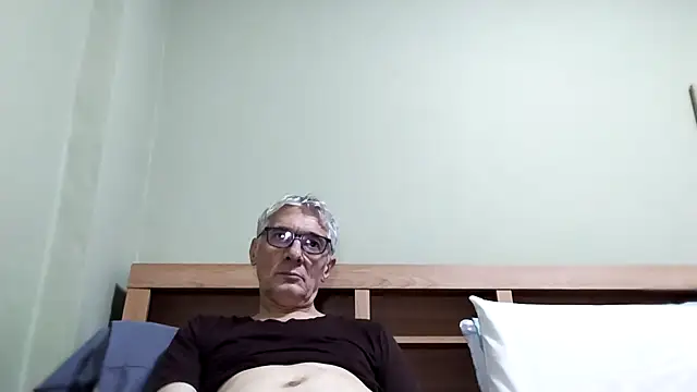 BIGUNCUTHARDCOCK live sex cam