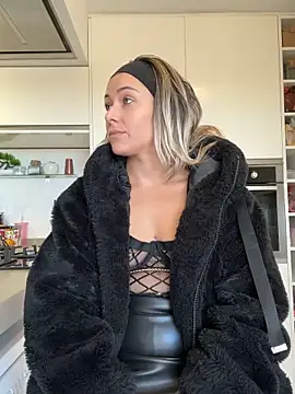 petrouchkaaa_ live sex cam