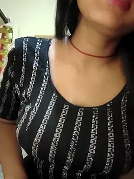 RAYI_Queen_2 live sex cam