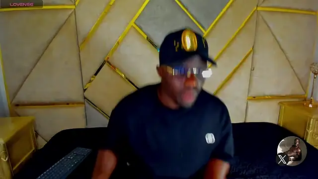 Latrellx7 live sex cam