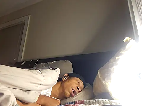 Vybezmaster live sex cam