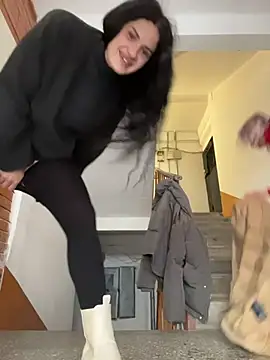 MiraReach live sex cam