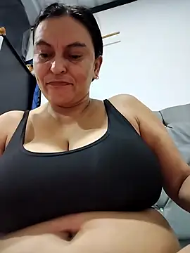 Horny-Mommy-Dirty live sex cam