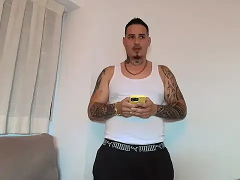 Milanthompson2025 live sex cam