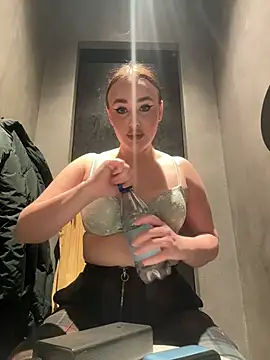 KiraSunshine live sex cam