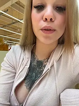 KittyMissyX live sex cam