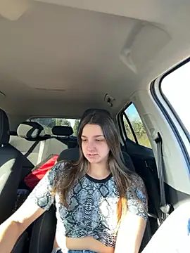 DoriDeluxe66 live sex cam