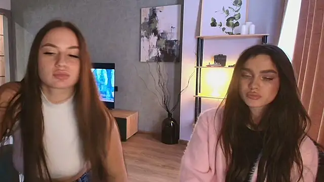 MayaGlow live sex cam