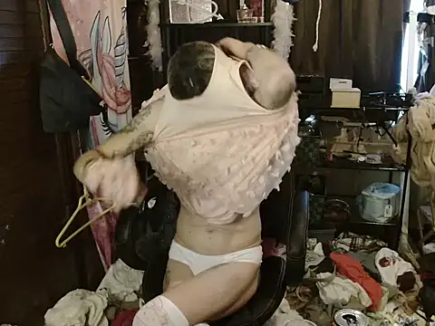 Ombeline1 live sex cam