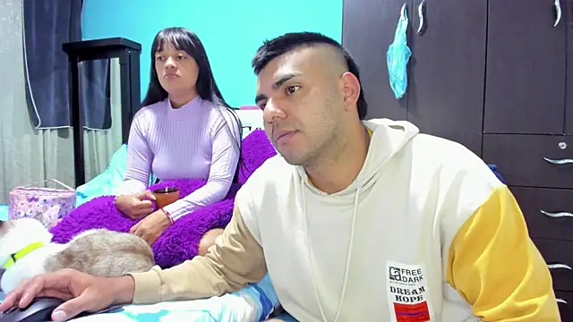 LazyandSniffer28 live sex cam