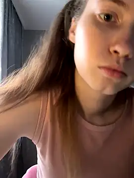 Holy_Poly live sex cam