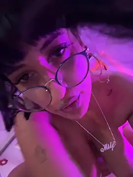 CarolaDrago live sex cam