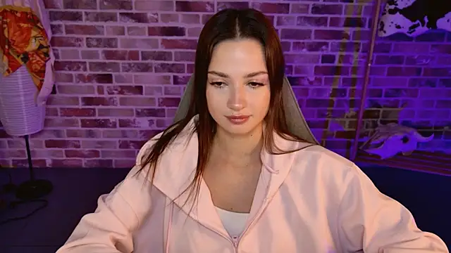 KiraVair live sex cam