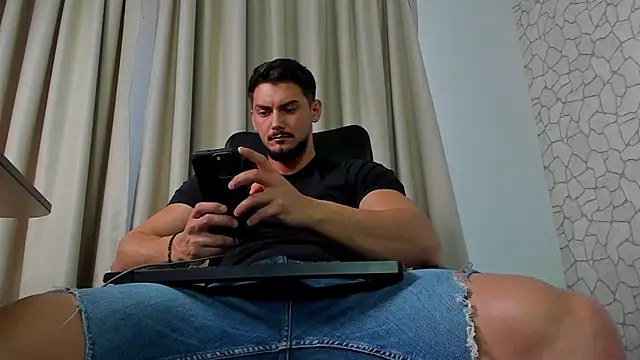 ClintMasters live sex cam