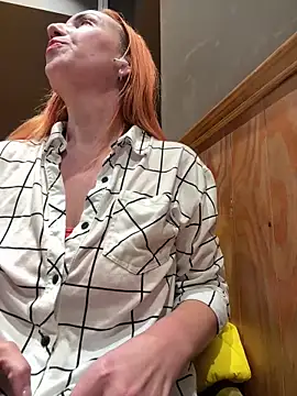 pervimilf live sex cam