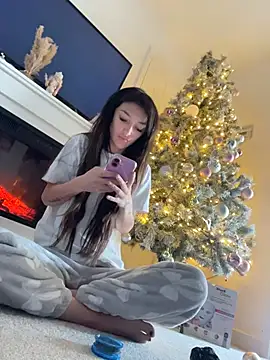 naughtybella05 live sex cam